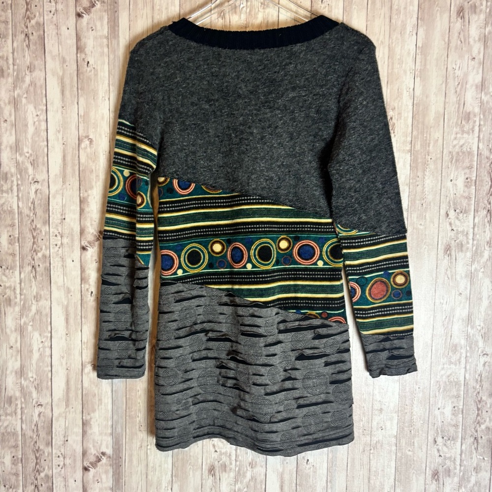 Linea Domani Gray Contrast Beaded V-Neck Tunic Sweater Art-to-Wear - Picture 8 of 8